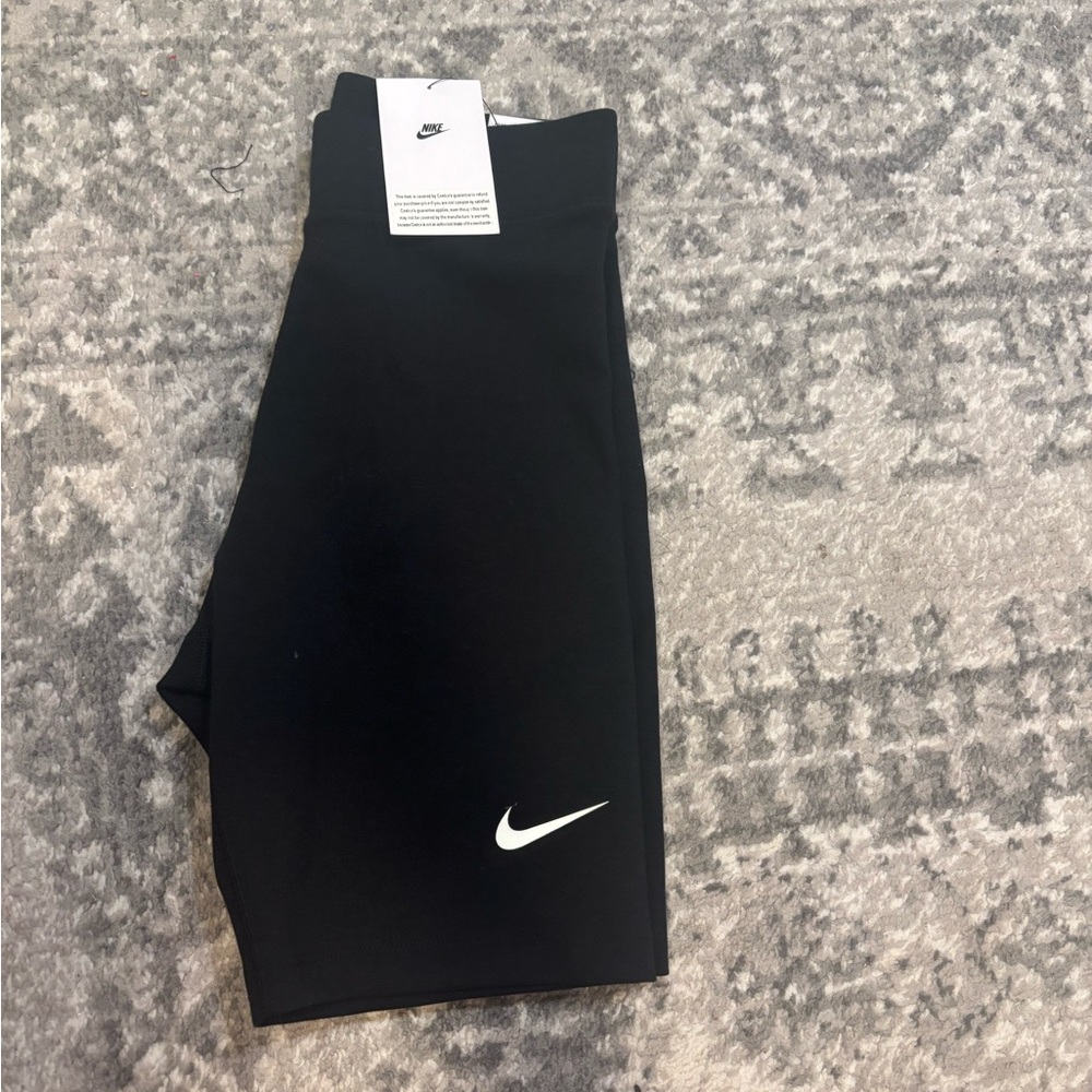 NWT! Nike biker shorts (slim fit)
